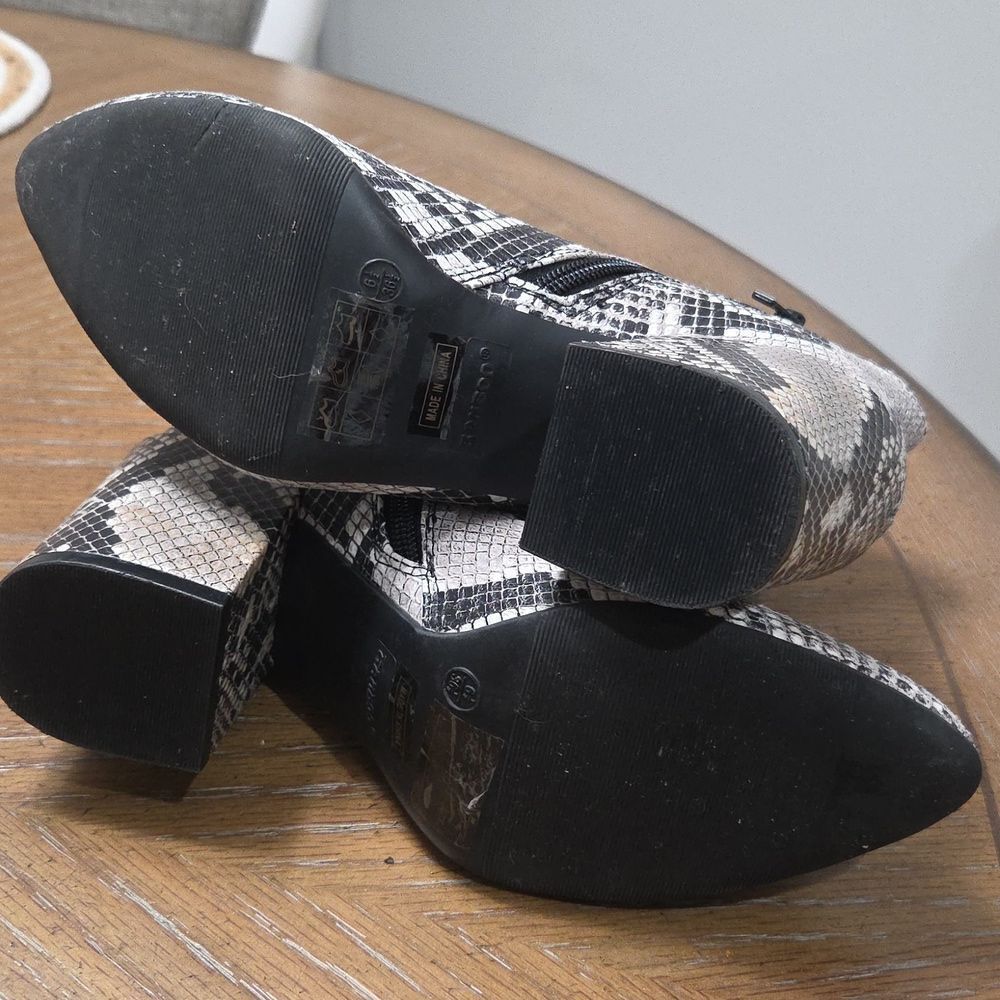 Bamboo Womans Snakeskin Blockheel Booties , Size 6.5 - Picture 6 of 9